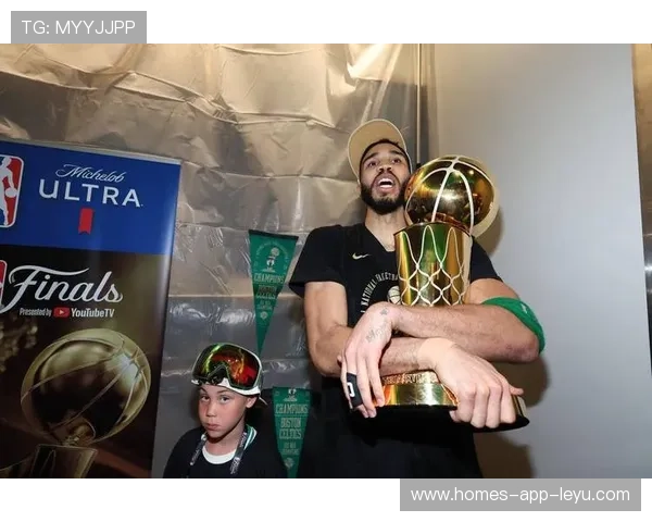 字母哥球迷与媒体讨论持续，影响力跨界扩散